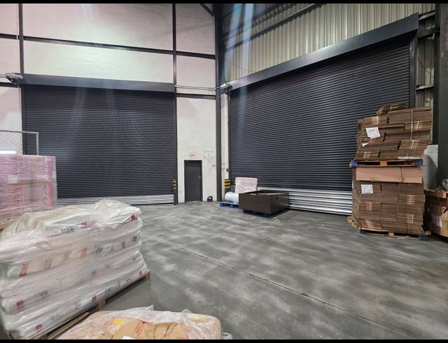 8,300M² WAREHOUSE TO LET IN ROBERTSHAM